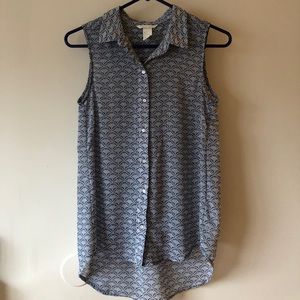 H&M size 2 Sleeveless Collared Patterned Blouse